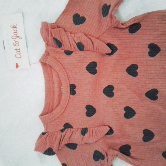 3-6 months | Girl Heart Romper - Picture 2 of 3